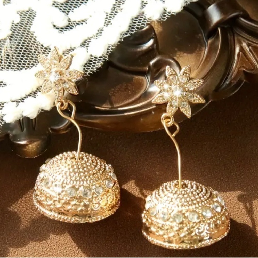 Bollywood Earrings - Picture 3 of 3